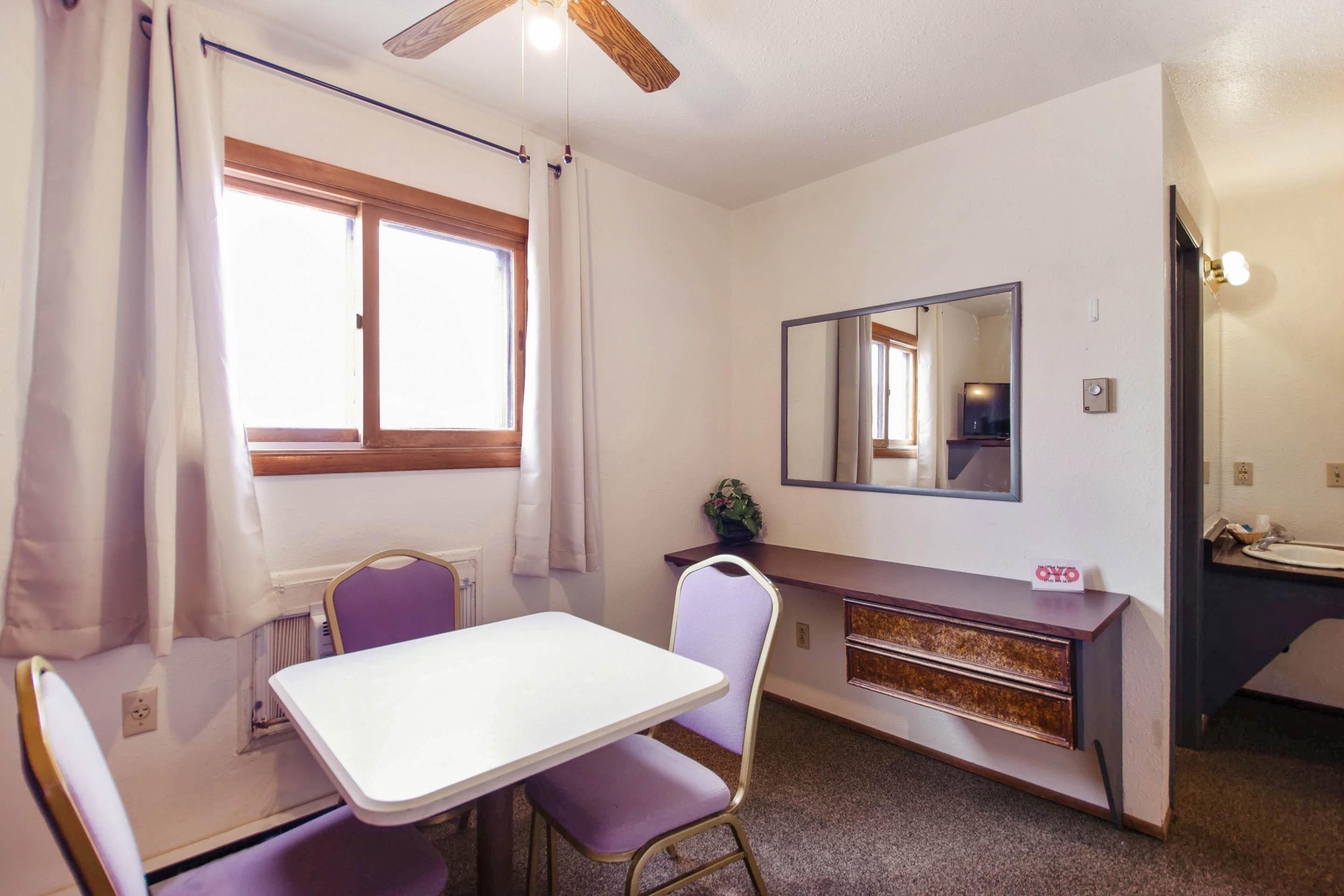 Oyo Hotel Cheyenne Wells - Us 40 Eksteriør billede